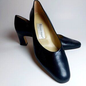 ETIENNE AIGNER PRISCILA MIDNIGHT BLUE/BLACK 8M LEATHER UPPER ALMOND TOE HEELS